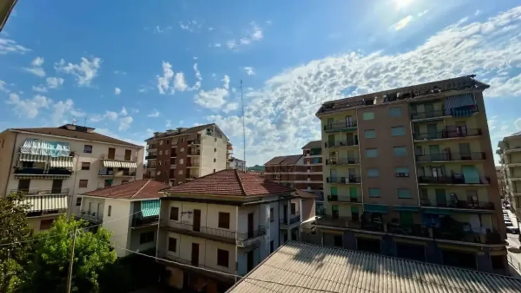 Balcon - Spacious Apartment with Balcony in Acqui Terme