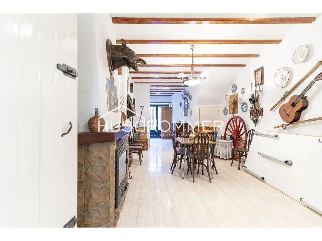 Söögituba - Dual-Unit Property with Central Location in Vila-real
