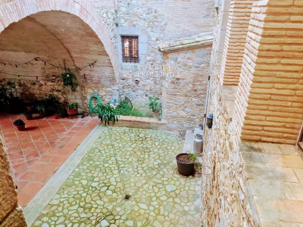 Giardino - Rustic Estate with Masia in Llagostera