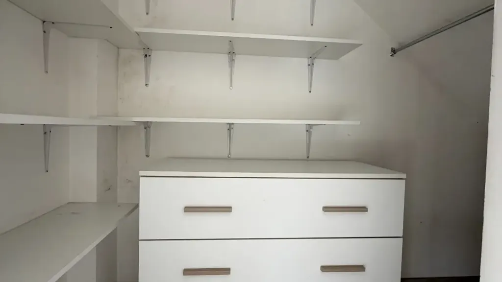 Pièces - Modern 2-Bedroom with Double Terrace in Rome