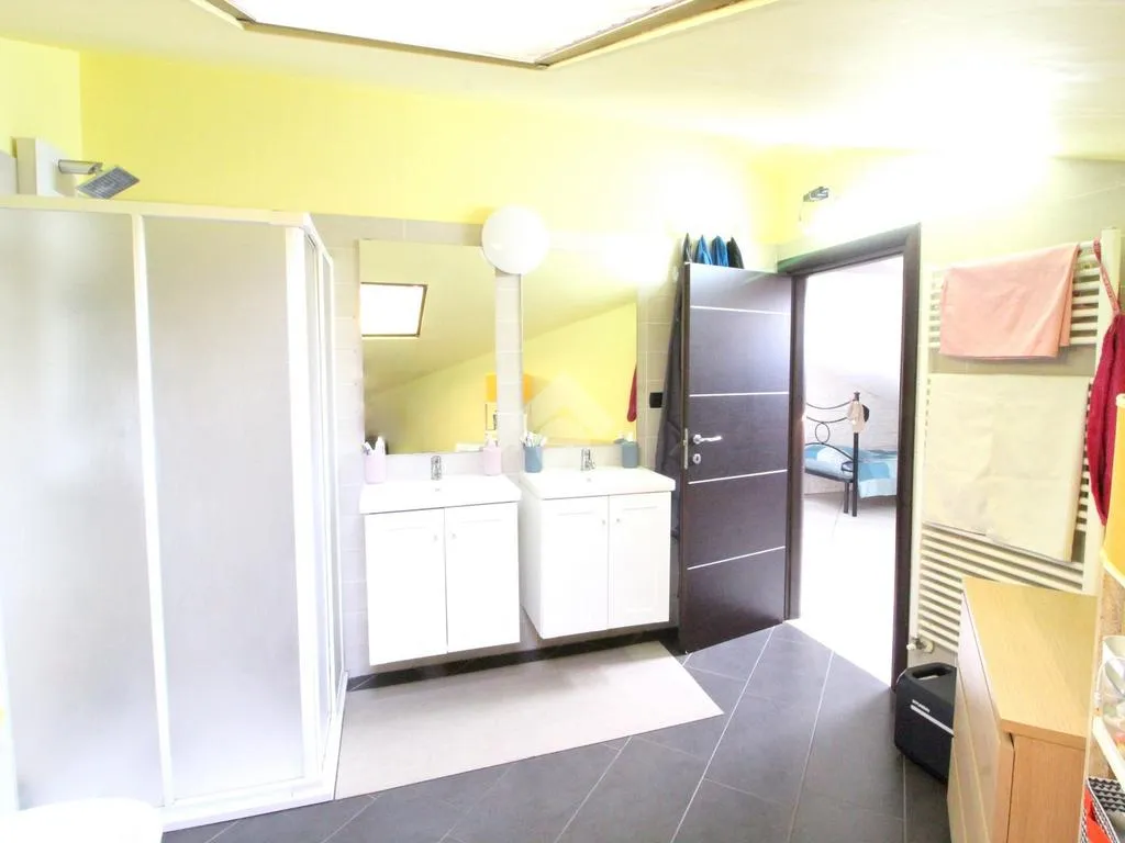 Vannitoad - Penthouse Apartment with Balcony in Pianezza
