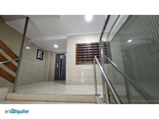 Entrée - Spacious Flat with Terrace in Algirós