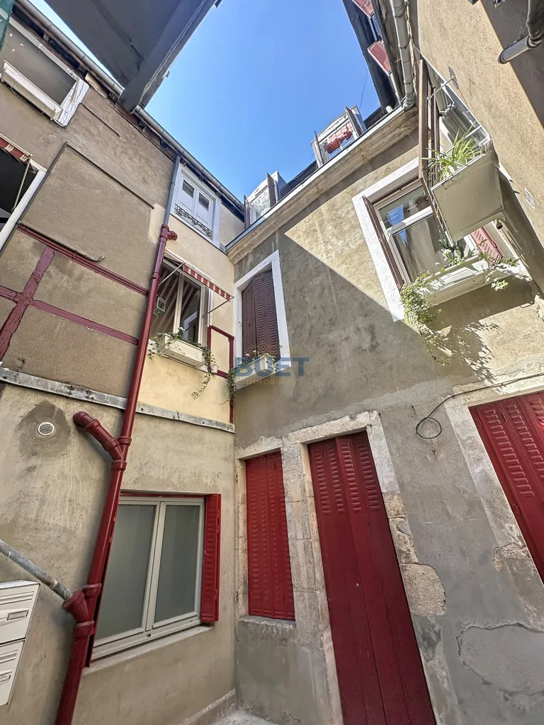 Giardino - Charming 2-Bedroom Apartment in Dijon