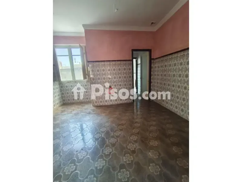 Rooms - Apartment with Renovation Potential in Onda