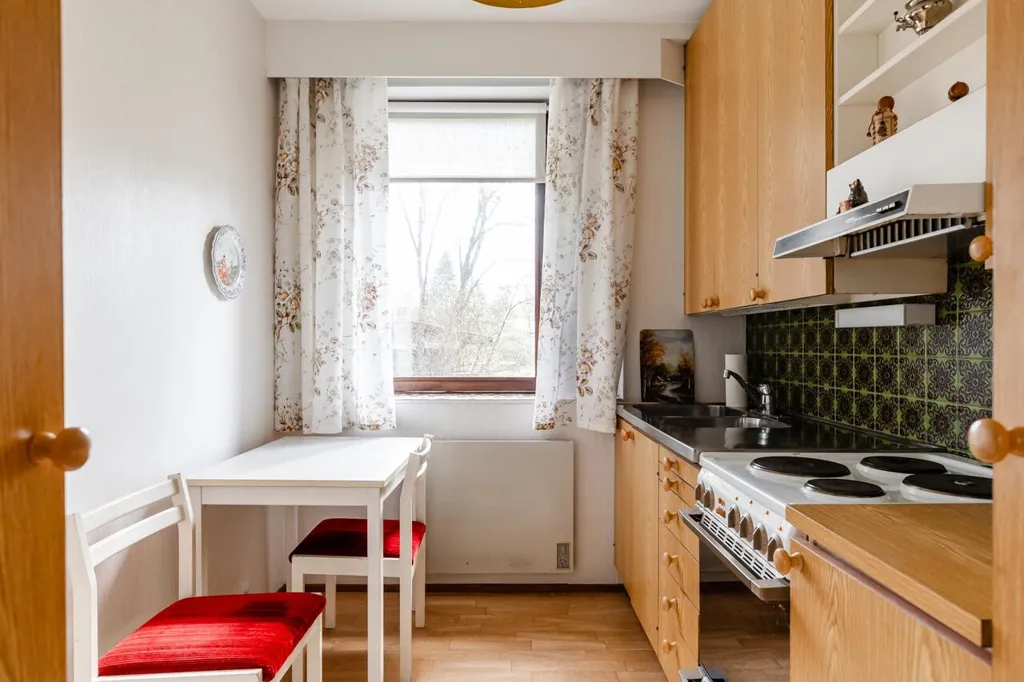 Köök - Developable Plot with House in Linnainmaa