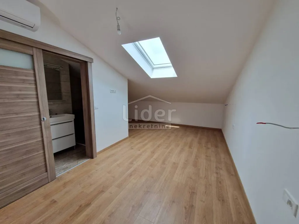 Rooms - Two-Storey Apartment with Terrace in Banjol, Rab