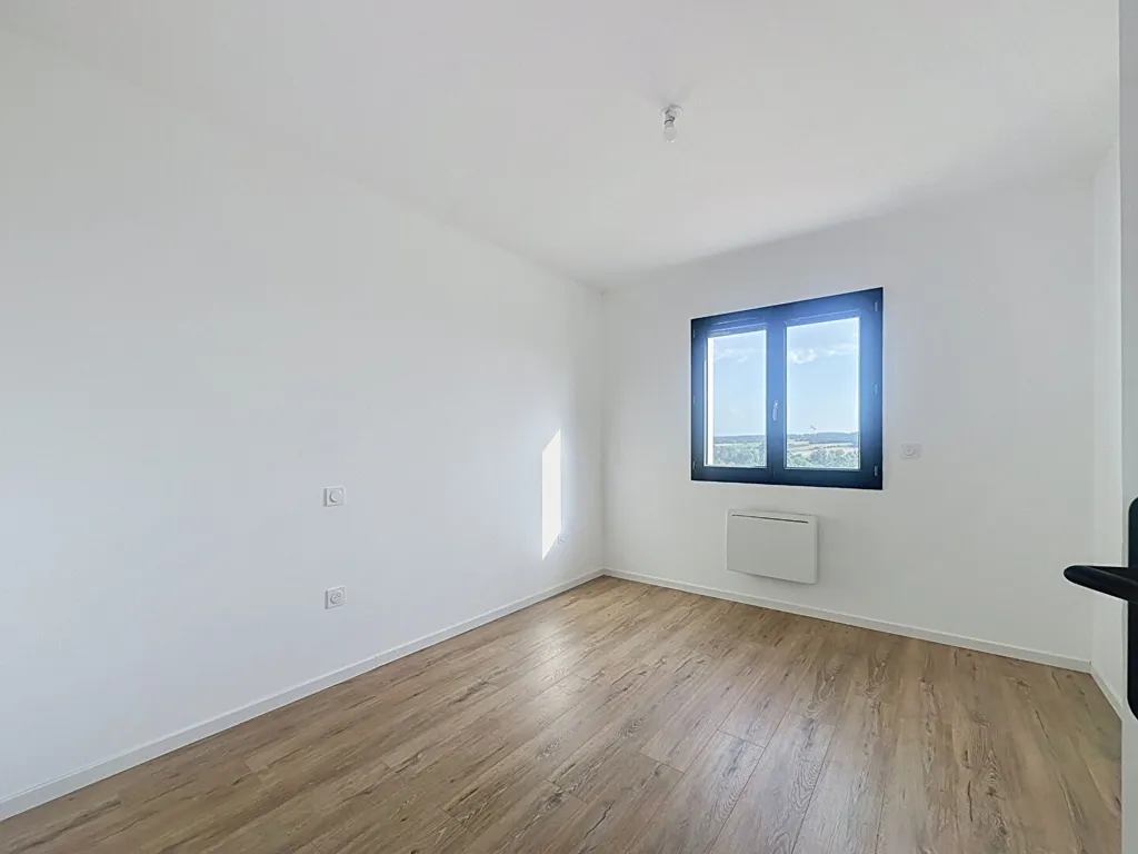 Toad - New Villa with Pyrenees View in Miramont d'Astarac
