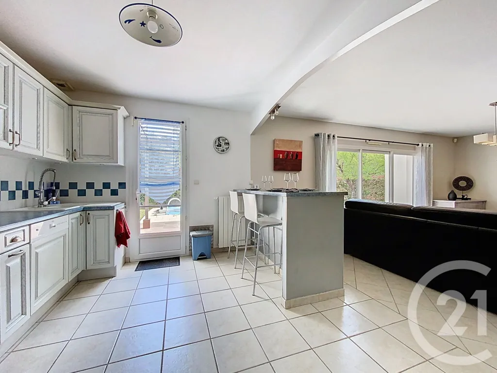 Cuisine - Villa de Plain-Pied avec Piscine à Breuil-Magné
