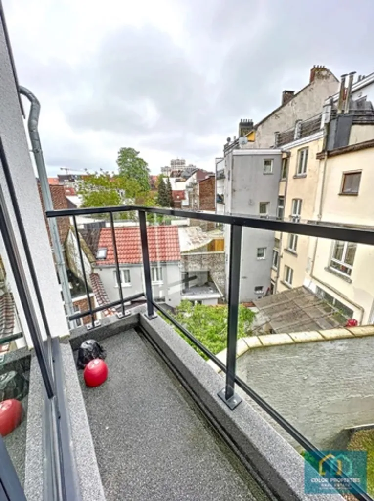 Balcony - Furnished Apartment with Terrace in EU District