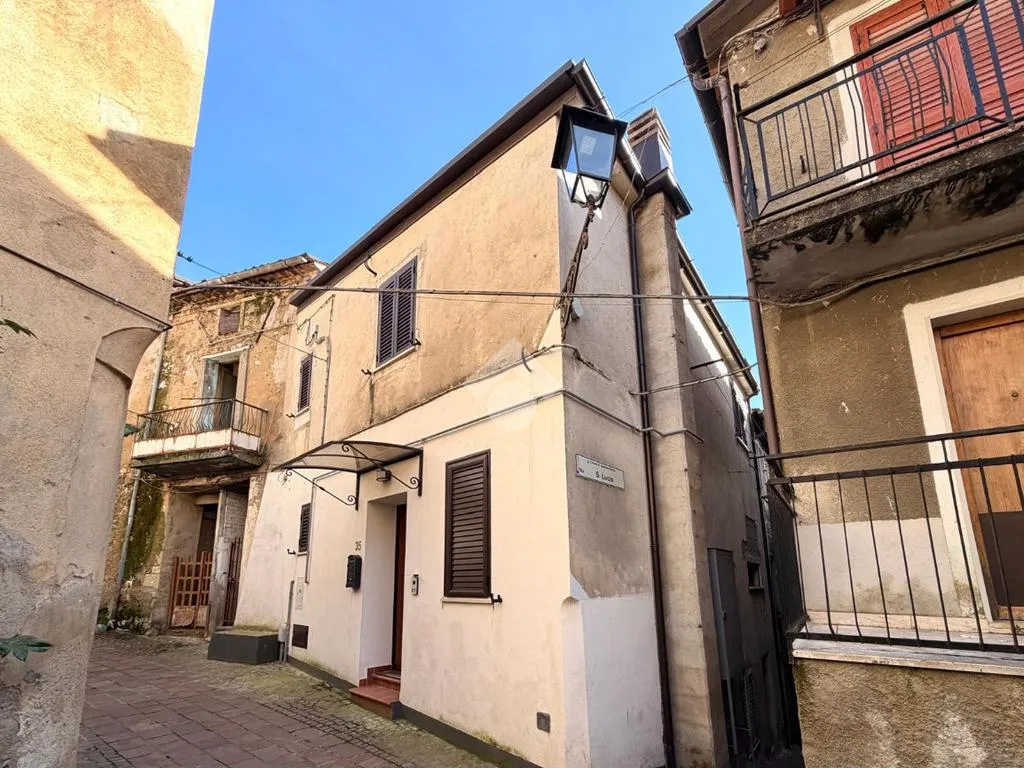 Välivaade - Rustic Trilocale with Central Location in Casali del Manco