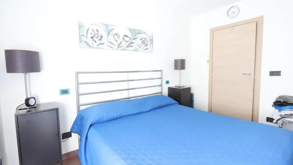 Chambres - Bifamiliare Portion with Private Garden in Pescara