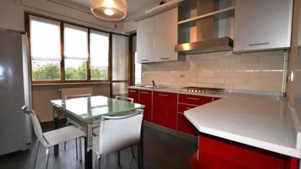Cuisine - Rearfacing Apartment with Balcony in Biella