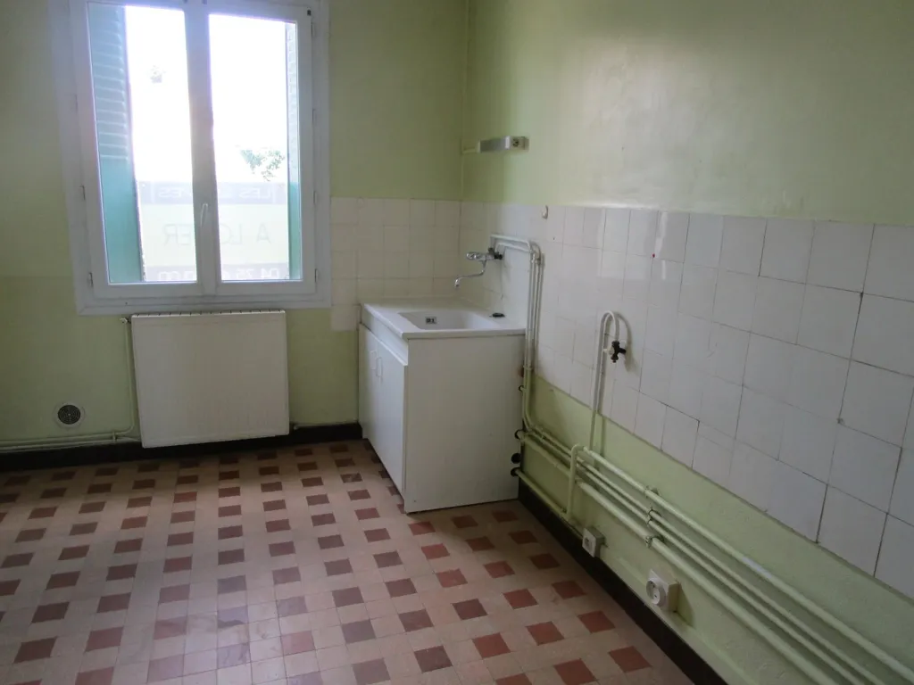 Cuisine - Appartement 3 Pièces avec Cave à Valence