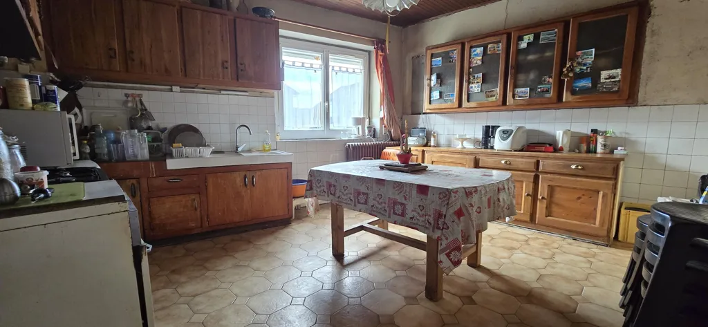 Cuisine - Maison à Rénover avec Combles Aménageables dans un Village