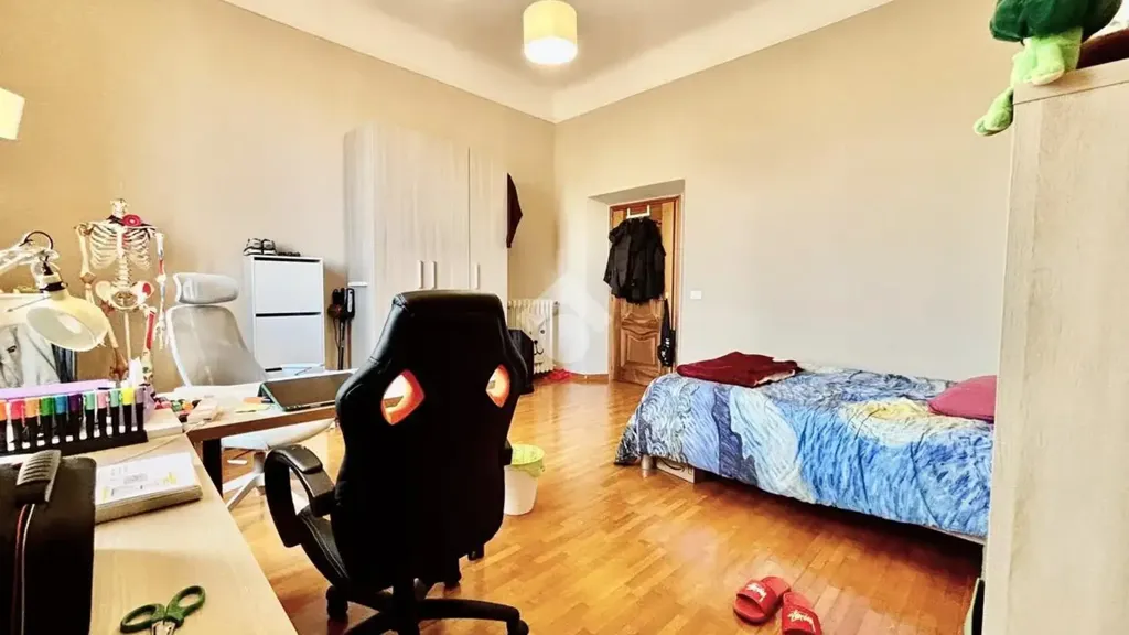 Chambres - Period Apartment with Balcony in Florence