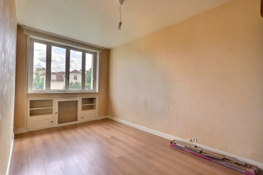 Pièces - Appartement à Rénover avec Balcon à Chamalières