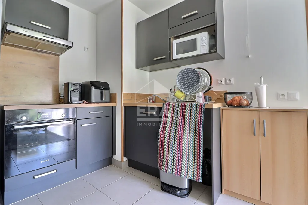 Kitchen - Modern Flat with Parking in Franconville