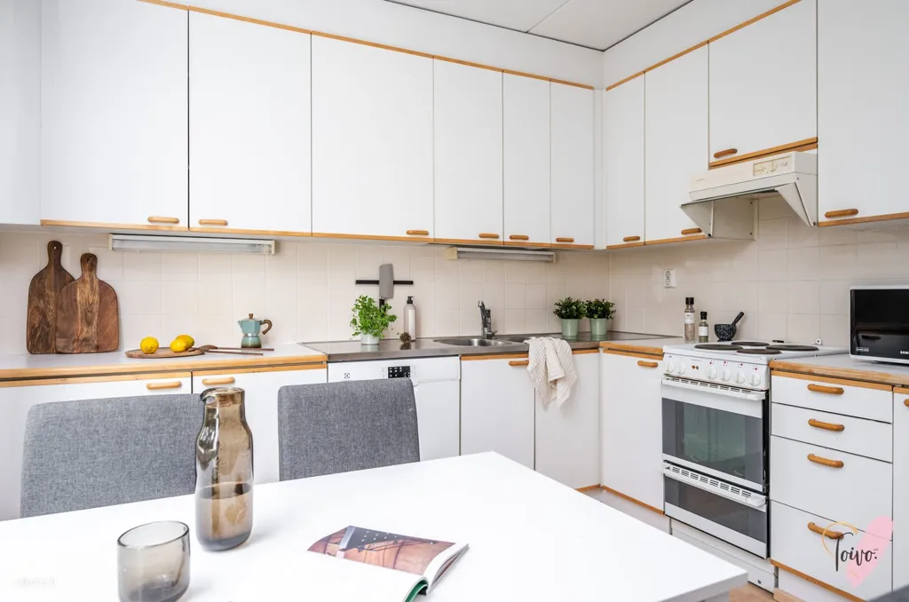 Köök - Three-Bedroom House with Garden in Maikkula, Oulu