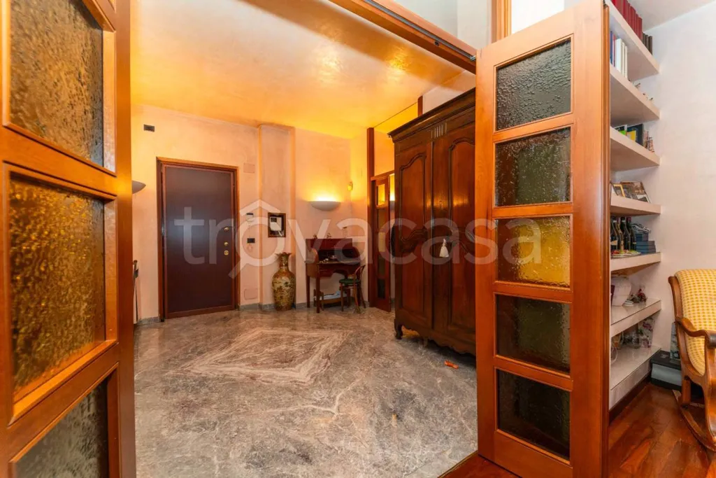 hallway_entrance