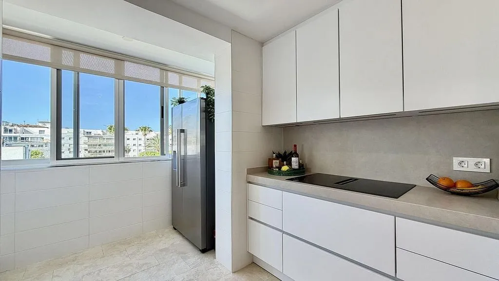 Cuisine - Seafront Apartment with Pool in L'Albir