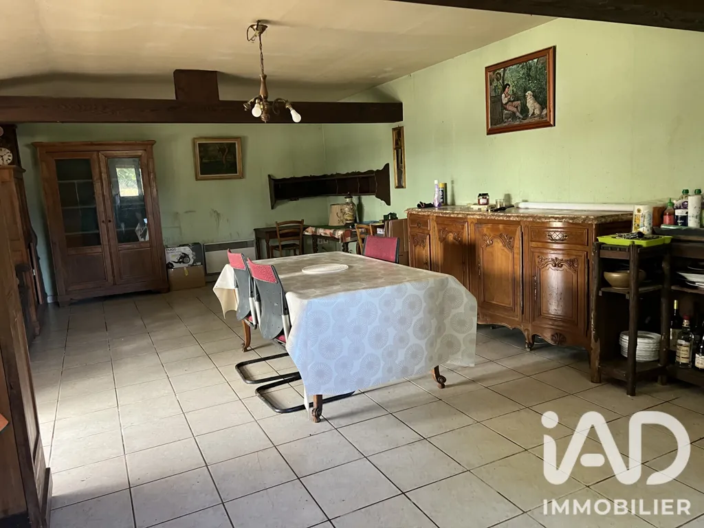 Sala da pranzo - Rustic Farmhouse with Garden in Beaulon