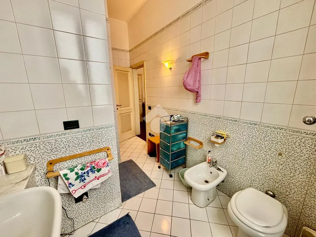 Vannitoad - Spacious Apartment with Balcony in Florence