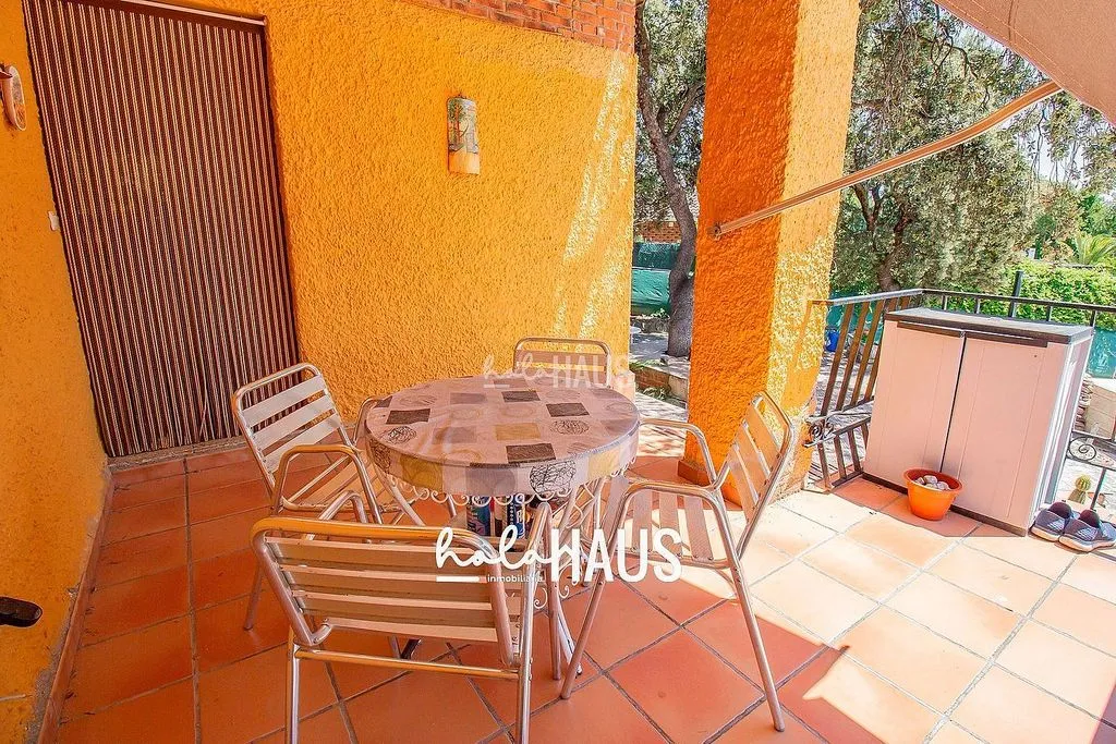 Terrace - Chalet with Pool and Terrace in Calalberche