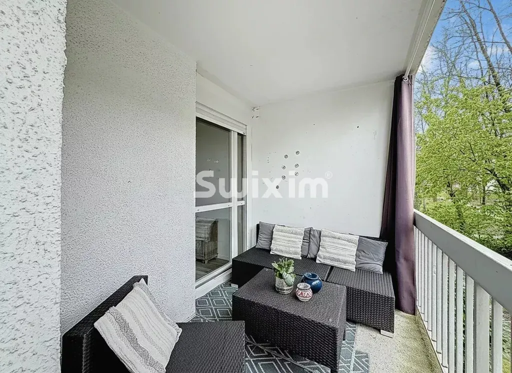 Rõdu - 3-Bedroom Flat with Balcony in Pessac