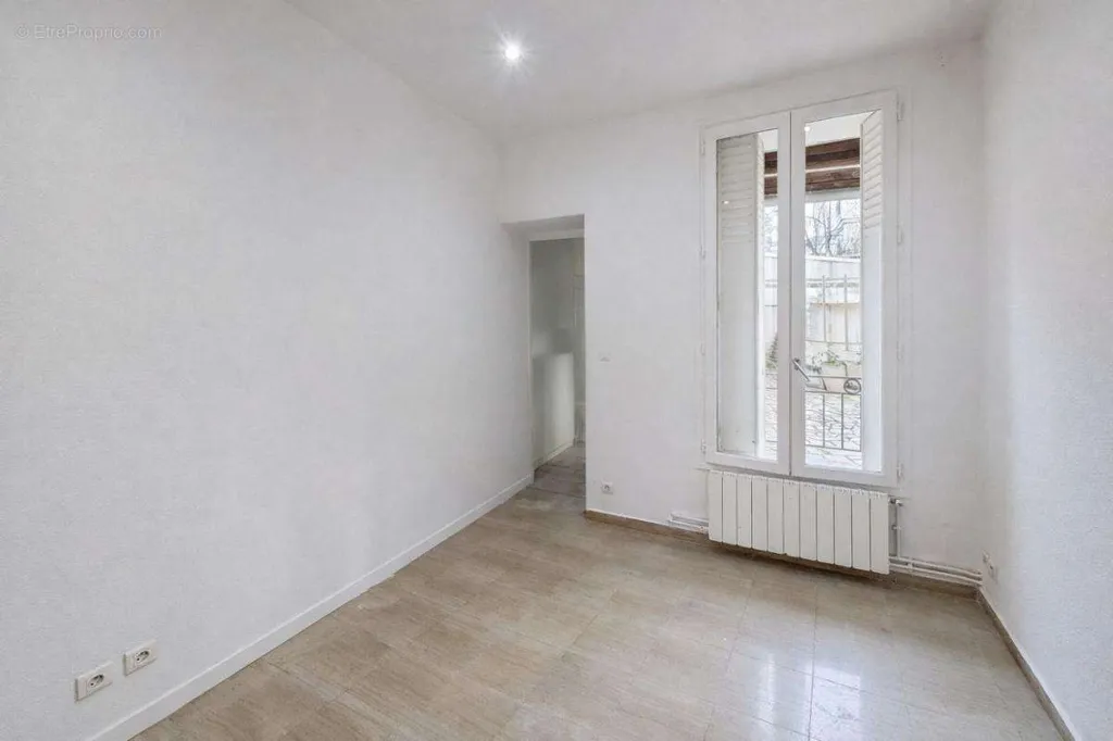 Pièces - Appartement T2 avec Cour à Nogent-sur-Marne