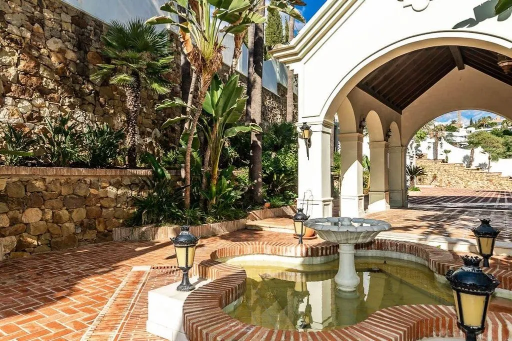 Jardin - Luxury Villa with Pool in Estepona