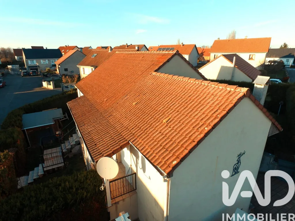Vue aérienne - Maison Plain-Pied avec Piscine à Œting