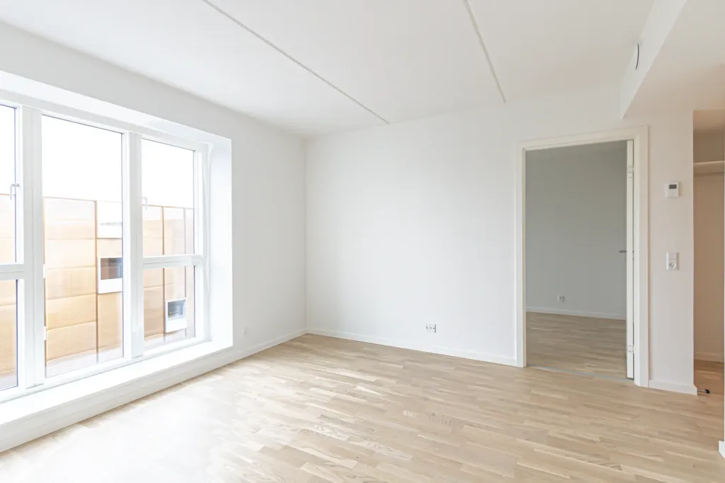 Stanze - Four-Room Apartment with Balcony in Hillerød