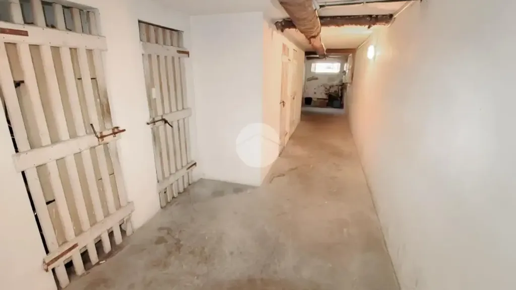 Esik - 3-Bedroom Apartment with Balcony in Brescello