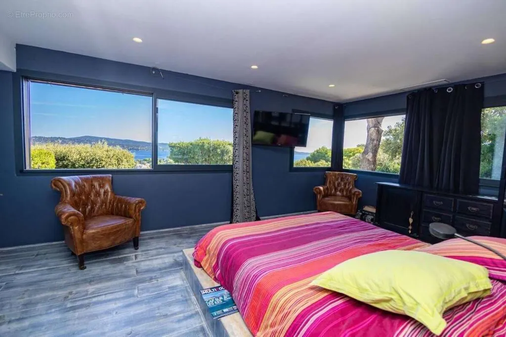 Maison 13 pièces à Cavalaire-Sur-Mer