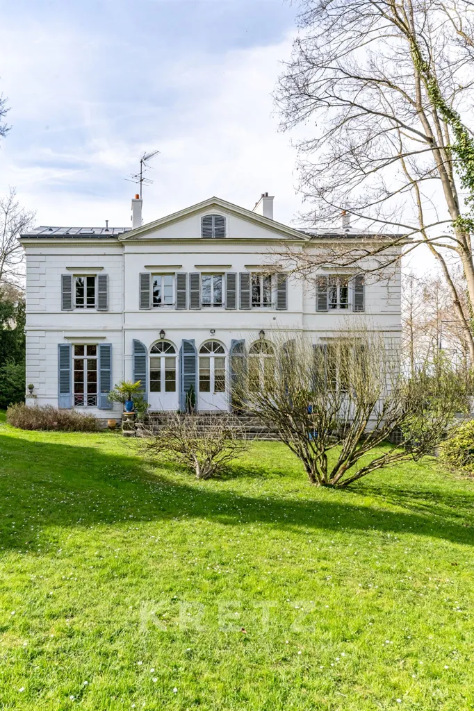 Välivaade - Historic Apartment with Park View in Bougival