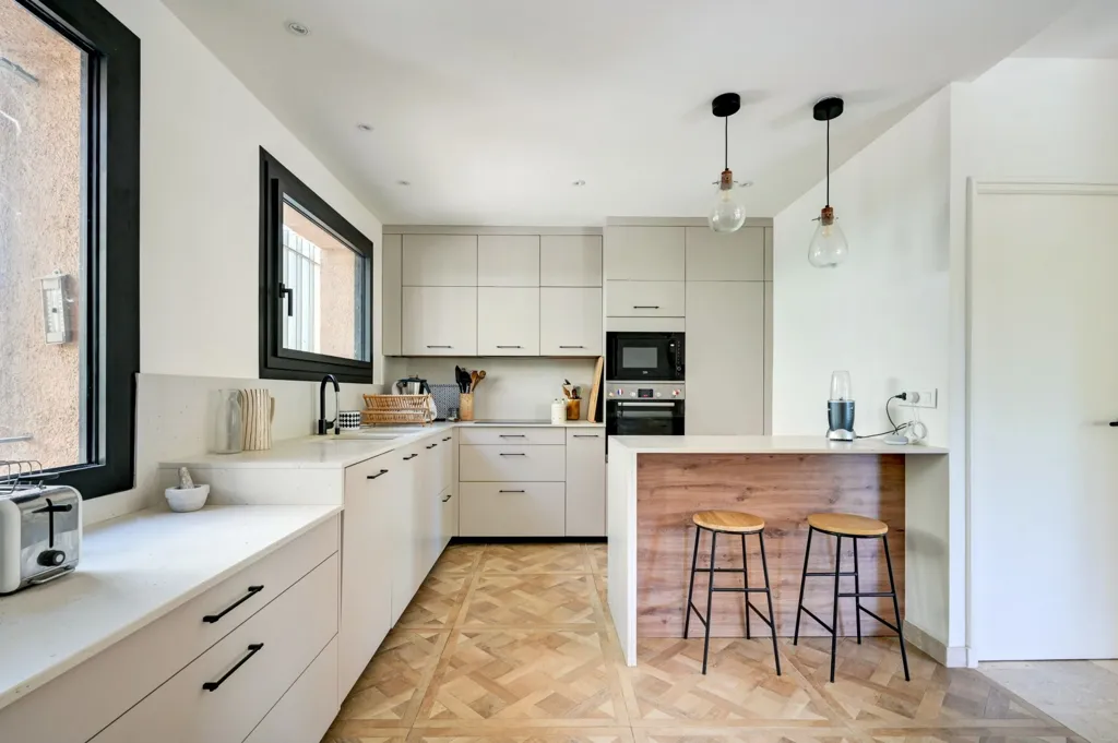 Cuisine - Maison Luxueuse avec Vue Panoramique à Aix-en-Provence