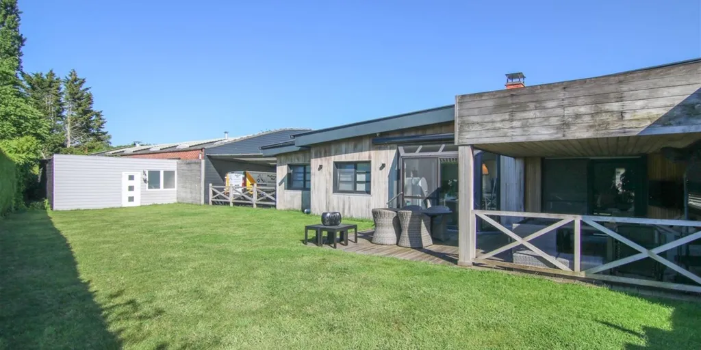 Aed - Ground Floor House with Warehouse in Gullegem