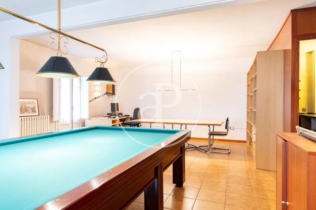 Pièces - Luxury Villa with Pool in Sabadell