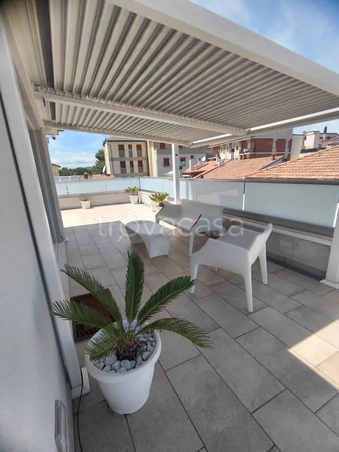 Terrazza - Modern Apartment with Terrazzone in Pesaro