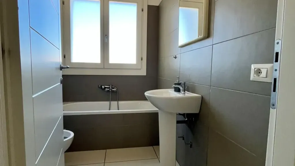 Vannitoad - Bright Trilocale with Panoramic View in Olbia