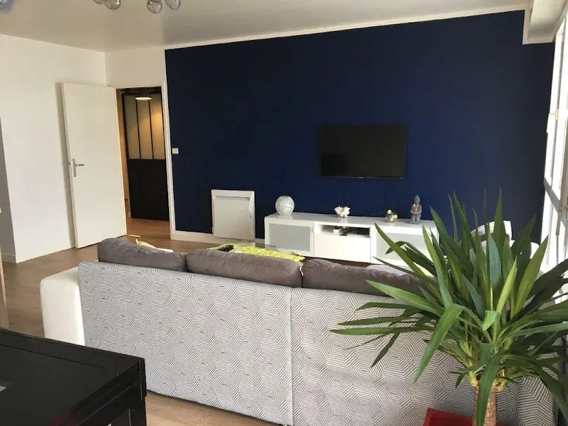 Séjour - Appartement Meublé 2 Pièces avec Ascenseur à Nantes
