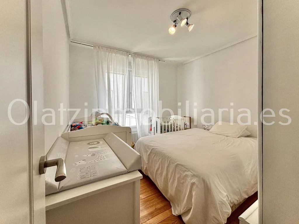 Bedrooms - Bright Apartment with Terrace in Zalla Centre