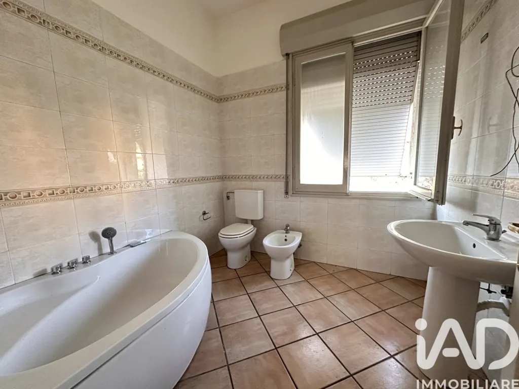 Salles de bain - Rustic Villa with Garden in Finale Emilia