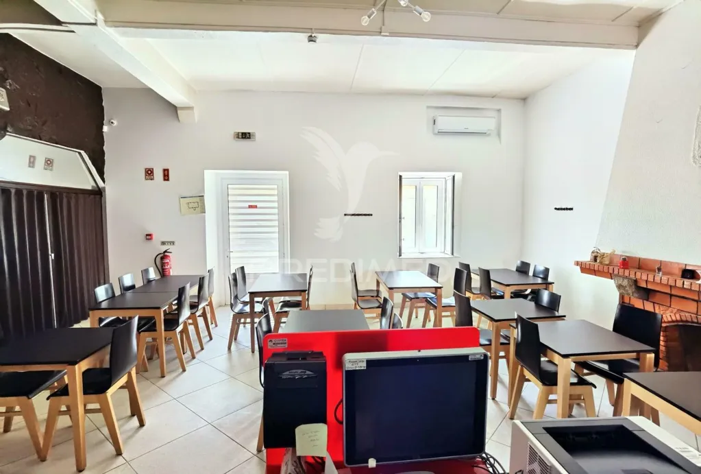 Söögituba - Restaurant with Terrace in Santarém