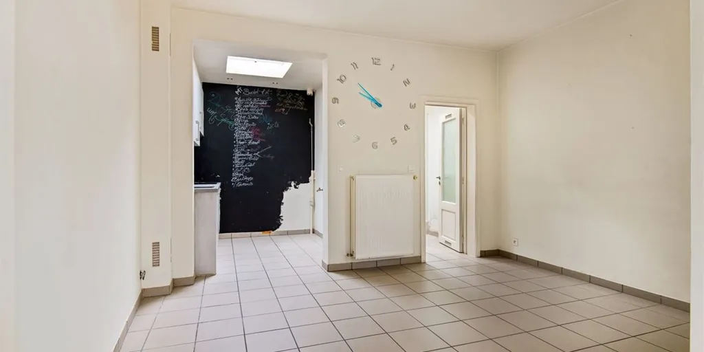 Entrée - Maison Charmante avec 3 Chambres à Lier