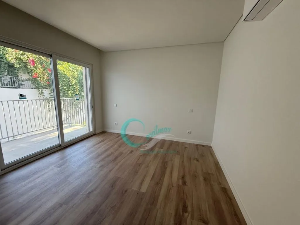Magamistoad - Luxury Apartment with Terrace in Almada