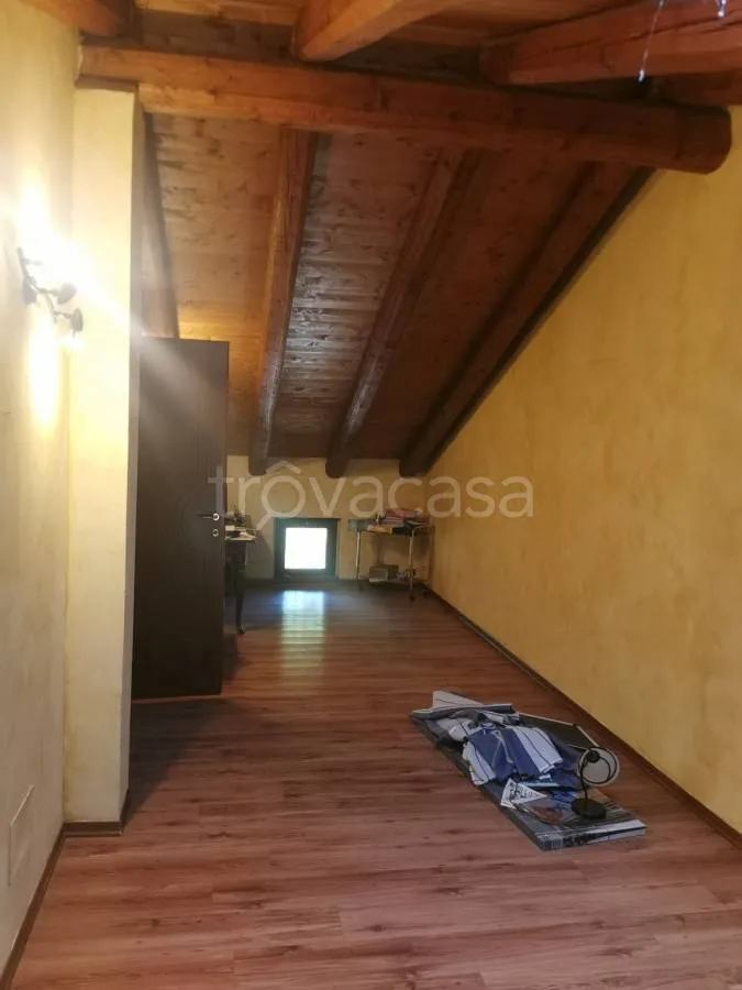 Pièces - Rustic Villa with Garden in Pocapaglia