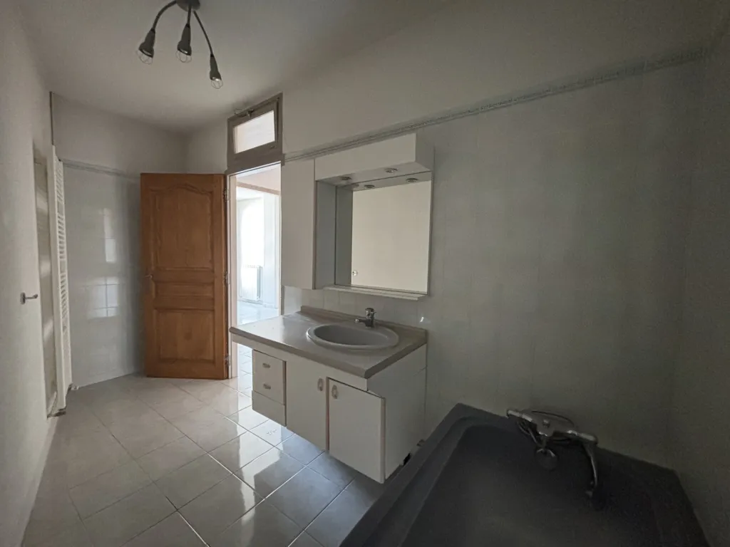 Vannitoad - Bright Apartment with Central Location in Ganges