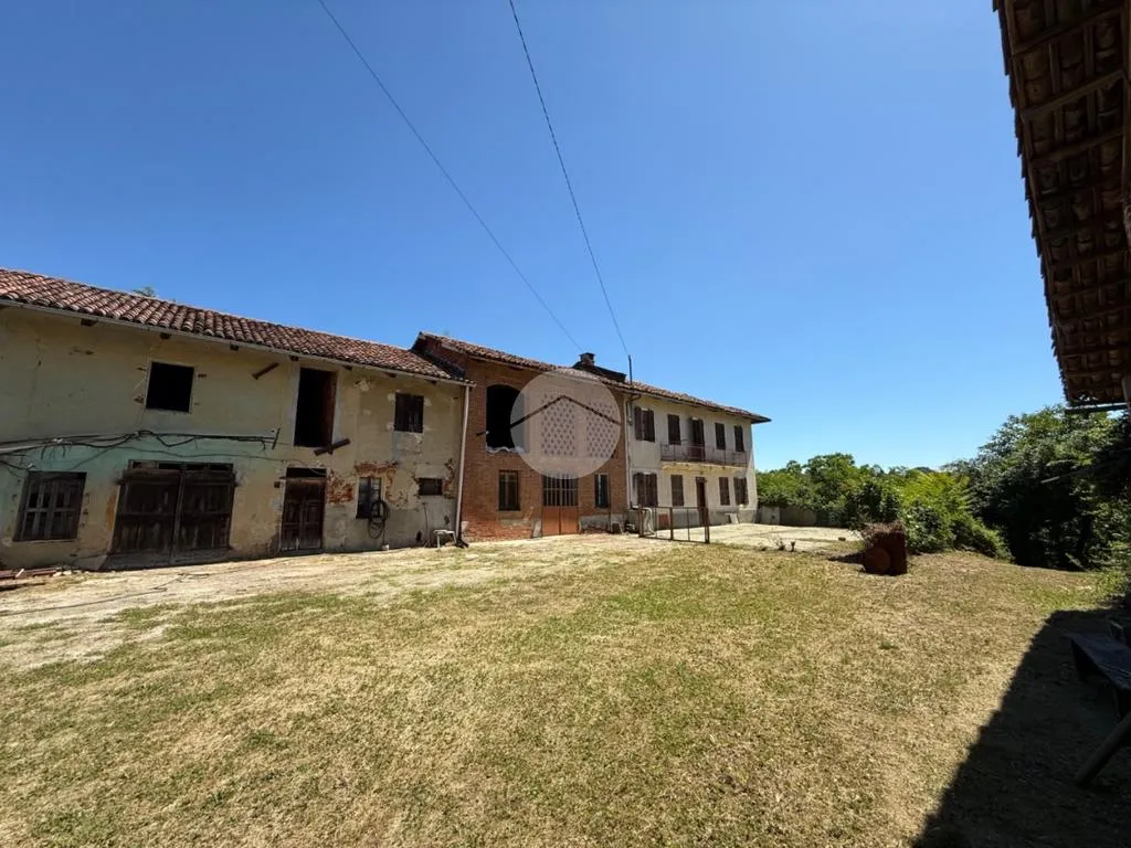 Exterior - Historic Independent House in Montafia