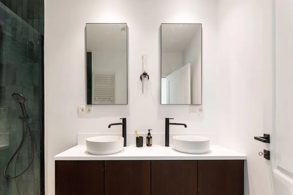 Salles de bain - Appartement avec Jardin et Terrasse près du Centre d'Anvers